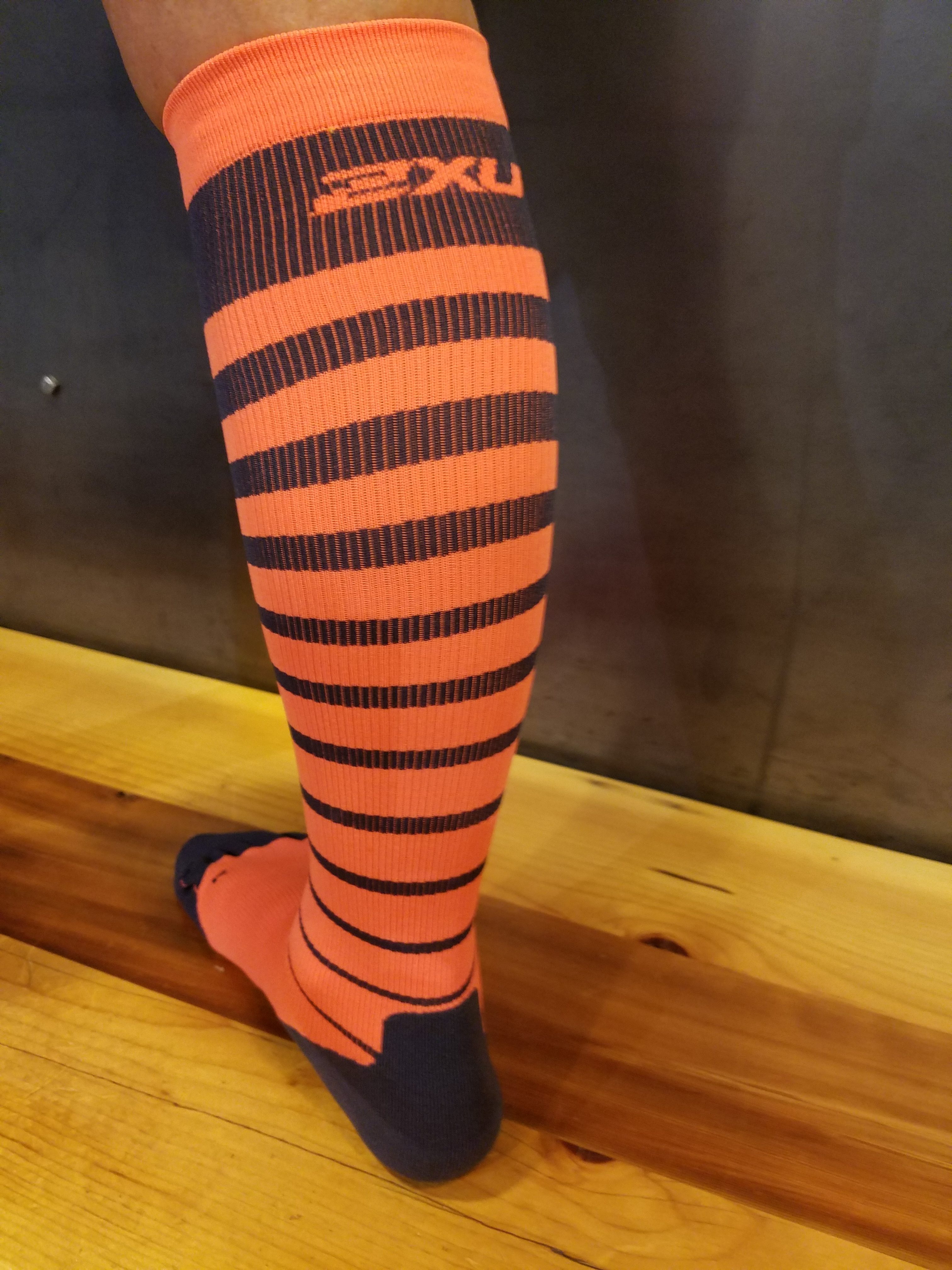 brooks compression socks